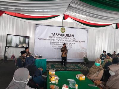 pengasuh-pm-tazakka-gelar-tasyakuran-pasca-studi-doktoral