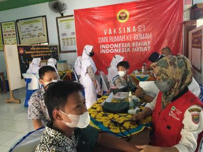 Percepat Vaksinasi Anak Usia 6-11 Tahun, Badan Intelejen Daerah Jateng Buka Gerai Vaksin di Batang 