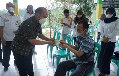 berikan-kartu-kepesertaan-bpjamsostek