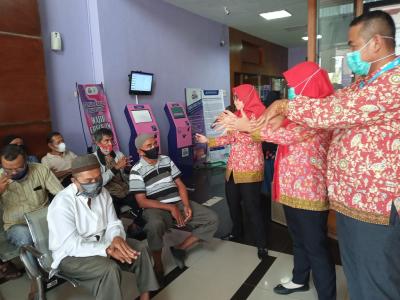 Perawat Pejuang Terdepan Melawan Covid-19