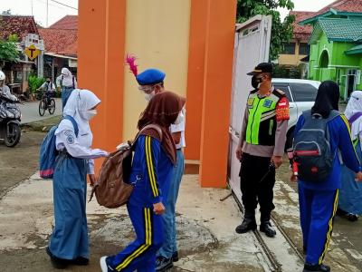 kedisiplinan-prokes-warga-sekolah-perlu-dipertahankan