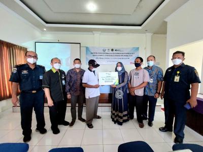 Meninggal Dunia Karena Kecelakaan Kerja, BPJamsotek Batang Serahkan Santunan