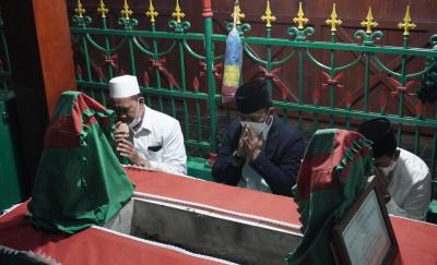 ZIARAH MAKAM PANGERAN MANDUROREJO