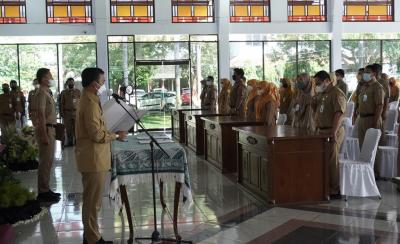 Bupati Batang Lantik 61 Pejabat Fungsional Serta Serahkan 26 SK CPNS
