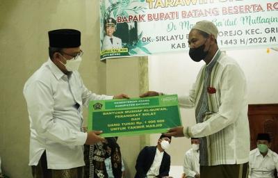 BANTUAN PERLENGKAPAN MASJID DARI KEMENAG