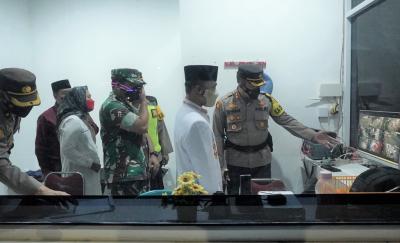 Polres Batang bersama Bupati Batang Meninjau Posko Ruas Jalan Tol Dan Pantura