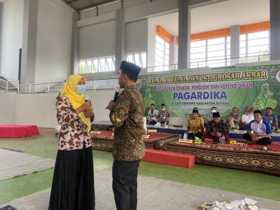 Bupati Batang Bagi - Bagi Hadiah Sepeda Motor dan Sepeda Gunung