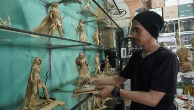 DISPLAY ACTION FIGURE