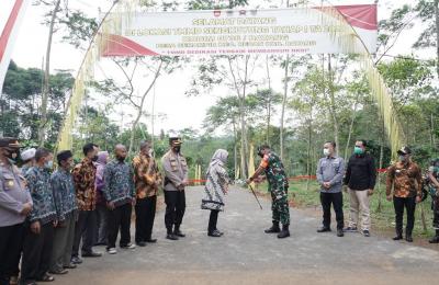 Selesai Tepat Waktu, TMMD Sengkuyung Desa Semampir Batang Resmi Ditutup
