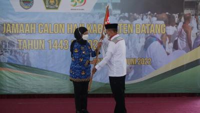 Pj Bupati Batang Berpesan Saling Guyub Rukun Antar Jamaah Calon Haji
