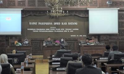 DPRD Batang Sampaikan Pandangan Umum Fraksi Terhadap Penanggung Jawaban Pelaksanaan APBD 2021