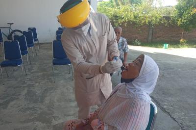 Jelang Keberangkatan Ratusan Calhaj Jalani Tes PCR