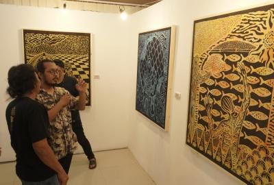 LUKISAN GAMBARKAN AKTIVITAS PESISIR BATANG