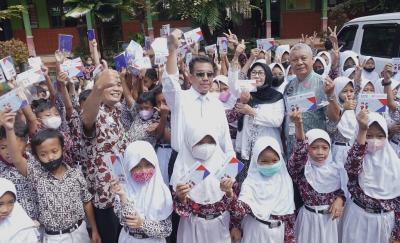 BPR Bapera Batang Targetkan 2.000 Tabungan Simpel Untuk Siswa-Siswi Sekolah