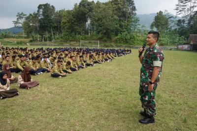 dandim-batang-ajak-pelajar-smk-muhammadiyah-tingkatkan-keimanan
