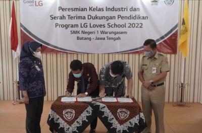 PROGRAM LOVES SCHOOL