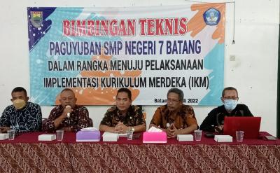 smpn-7-batang-siap-adopsi-keberhasilan-kelas-khusus