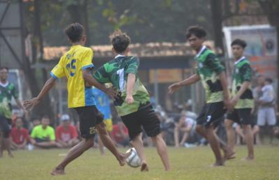 PERTANDINGAN LIGA LEPEK