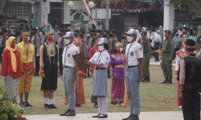 BACAKAN IKRAR PELAJAR INDONESIA