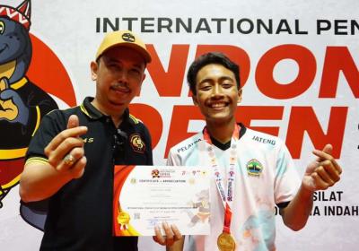 Pemuda Asal Batang Raih Medali Emas di Kejuaraan Internasional Pencak silat