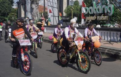 SEPEDA HIAS TEMA PUNAKAWAN