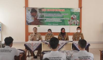 Pj Bupati Batang Tinjau Uji Kompetensi Sertifikasi Pelatihan Kerja