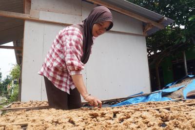 KERINGKAN TERASI SETENGAH JADI