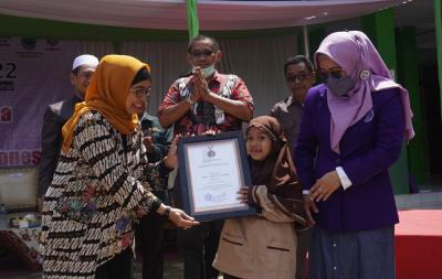 REKOR MURI SIKAT GIGI