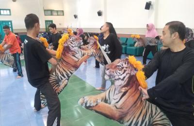 Regenerasi Pelestari Tari Batik Gringsing dan Simo Gringsing