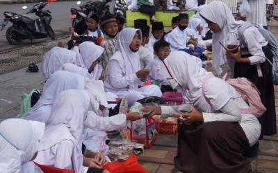 SISWA BERDAGANG ALA RASULULLAH