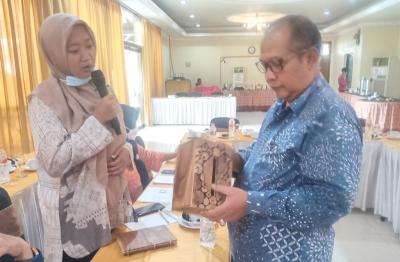 Disperindagkop Batang Siapkan UMKM Jadi Eksportir