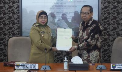 ITS NU Pekalongan MoU dengan Pemkab Batang Dalam Bidang Pendidikan