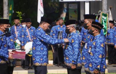HUT KORPRI Ke-51, ASN di Batang Dapatkan Penghargaan Satyalancana Karya Satya dari Presiden RI
