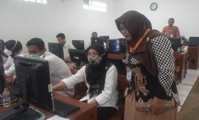 Ratusan Calon PPK Jalani Tes CAT