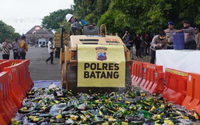 MUSNAHKAN MINUMAN KERAS