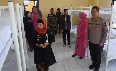 TINJAU BARAK POLRES BATANG