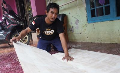 SIAPKAN KAYU TRIPLEK