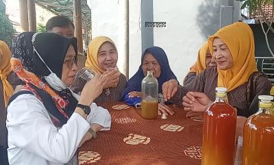 dukung-umkm-untag-dampingi-kewirausahaan-jamune-bu-e