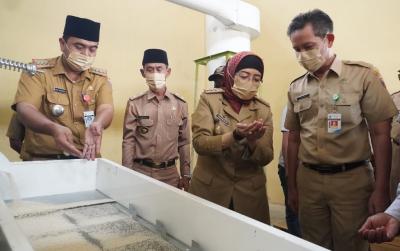 RESMIKAN LUMBUNG PANGAN di BATANG