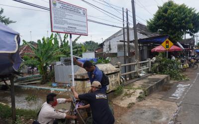 PASANG PAPAN LARANGAN PERDA PKL