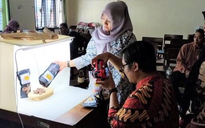 disperindagkop-batang-layanani-foto-produk