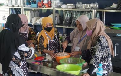 pelatihan-membuat-roti-dan-kue