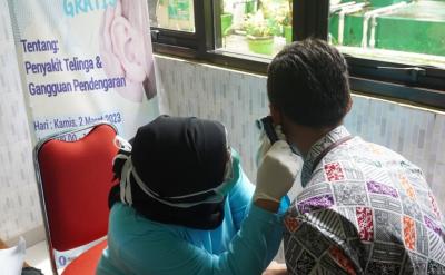 PERIKSA KESEHATAN TELINGA