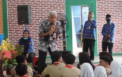 Ajarkan Mitigasi Bencana, Gubernur Jateng Hadir Mengajar di SMA Negeri 1 Subah Batang