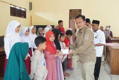Pemkab Batang Berikan Bantuan Kepada Fakir Miskin dan Anak Yatim Piatu