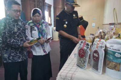 komunitas-muda-berbahaya-batang-gelar-sekolah-ekspor-bagi-pelaku-umkm