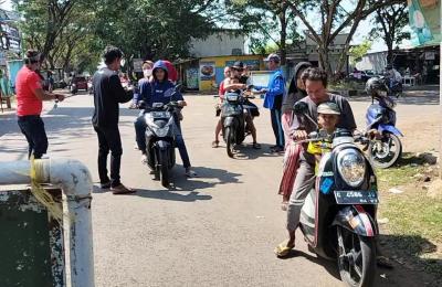 Lomba Dayung, Juru Parkir Dadakan Panen Rezeki