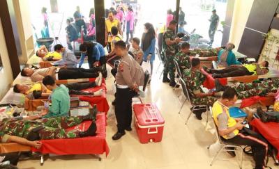 77 Bhayangkara, Polres Batang Sumbangkan Ratusan Kantong Darah