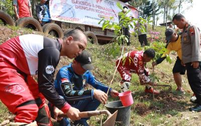 TUNJUKKAN KEPEDULIAN TERHADAP LINGKUNGAN