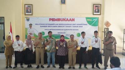 Disnaker Batang Terima Bantuan 4 Paket Mesin Jahit Modern Dengan Nilai Rp6 Miliar